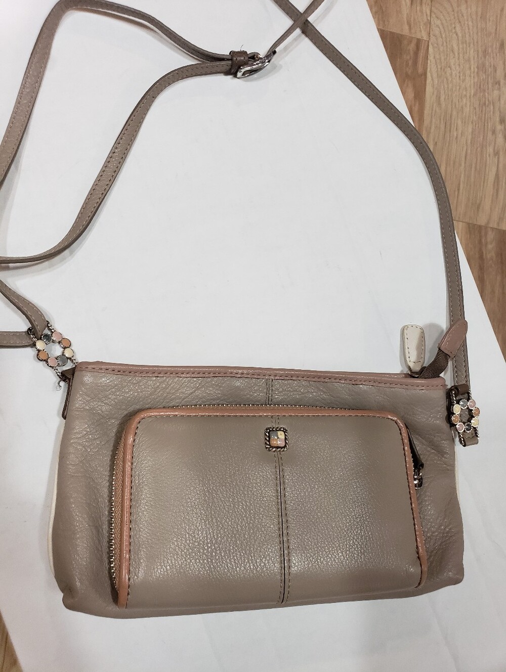 Brighton Two Toned Taupe Pebbled Leather Crossbody/wallet Combo Jewels Bling